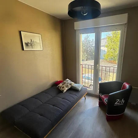 Comfortable Flat In Perfect Location Apartment